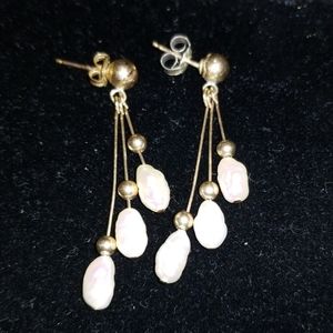 Gold and baroque pearl dangling earrings